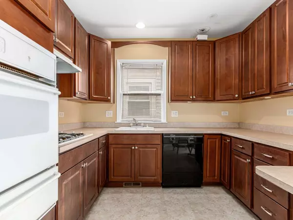 4923 W School Street, Chicago, IL 60641