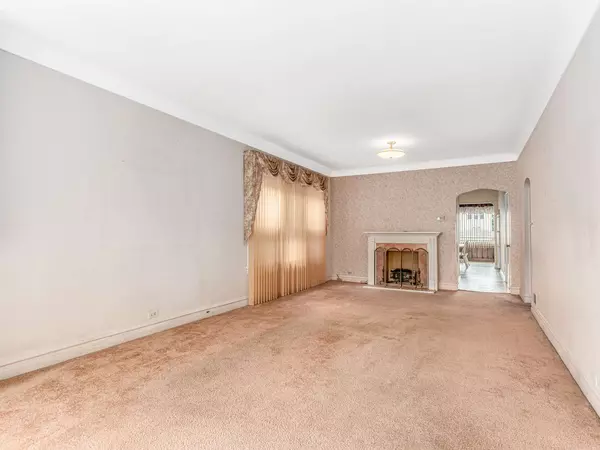 4923 W School ST, Chicago, IL 60641