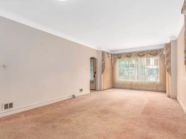 4923 W School Street, Chicago, IL 60641