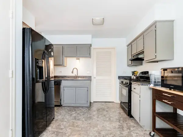 8429 162nd Place #3, Tinley Park, IL 60487