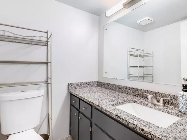 8429 162nd PL #3, Tinley Park, IL 60487