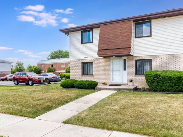 8429 162nd PL #3, Tinley Park, IL 60487