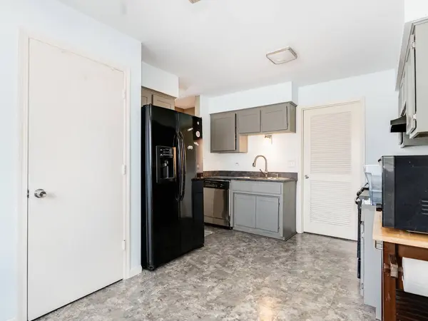 8429 162nd Place #3, Tinley Park, IL 60487