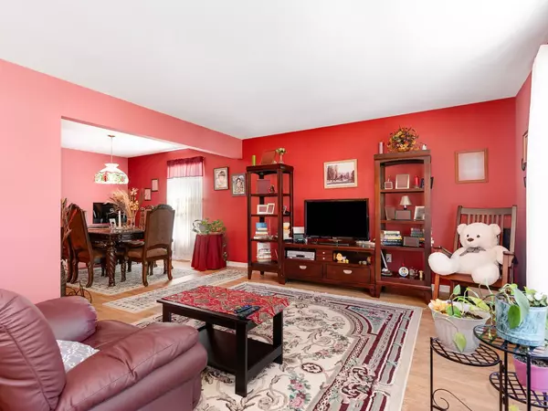 416 Sierra LN, Bolingbrook, IL 60440