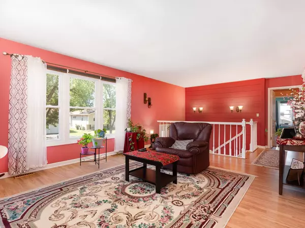 416 Sierra LN, Bolingbrook, IL 60440