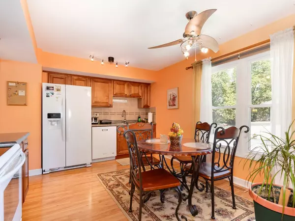 416 Sierra LN, Bolingbrook, IL 60440