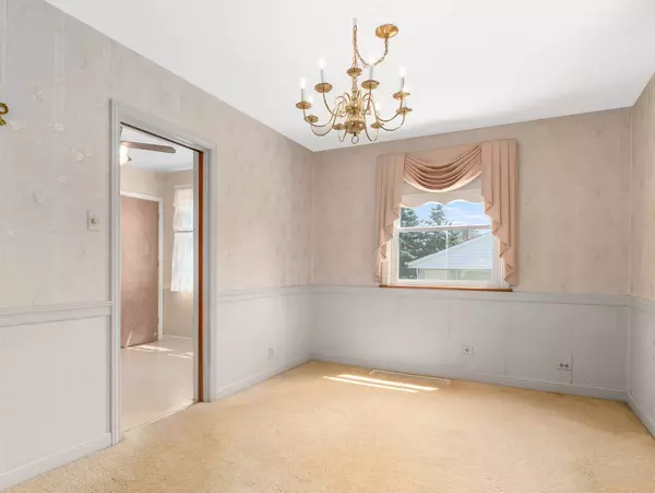 2443 S 4th AVE, North Riverside, IL 60546