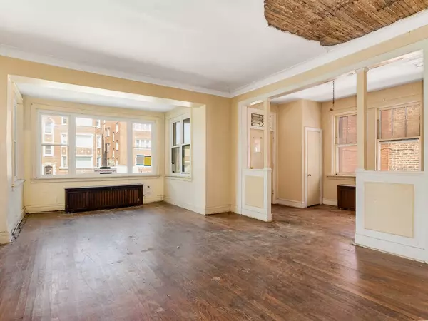 8153 S Eberhart Avenue, Chicago, IL 60619