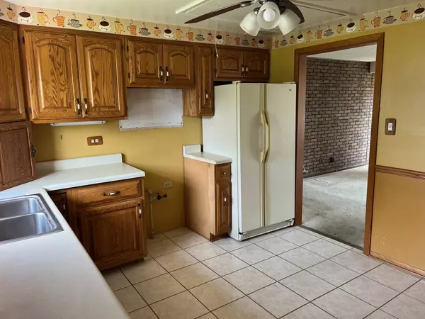 4515 W 88th ST, Hometown, IL 60456