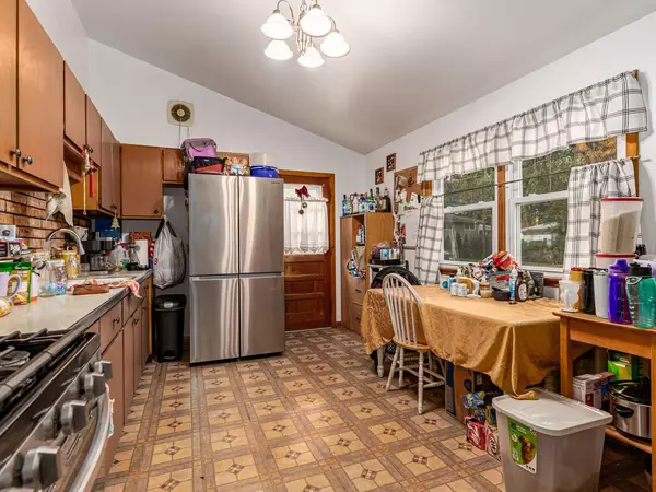 556 Lowden AVE, Glen Ellyn, IL 60137