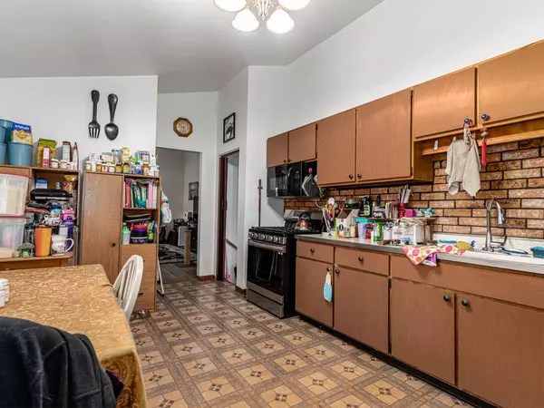 556 Lowden Avenue, Glen Ellyn, IL 60137