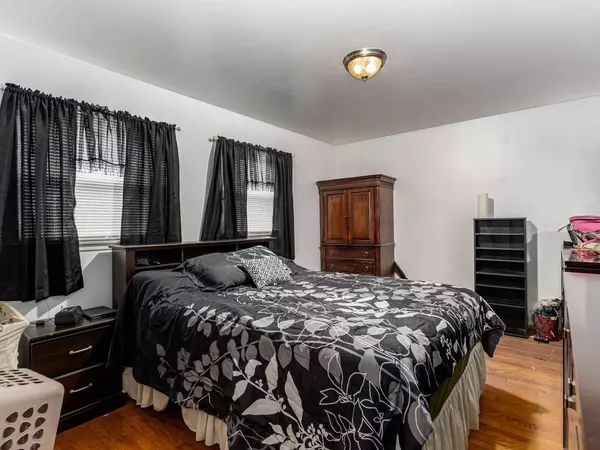 556 Lowden AVE, Glen Ellyn, IL 60137