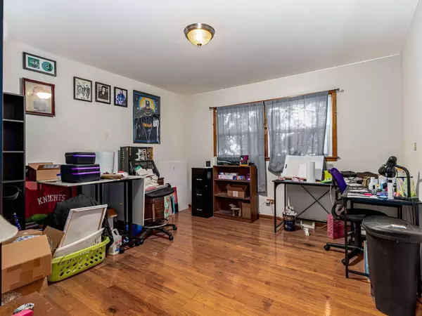 556 Lowden Avenue, Glen Ellyn, IL 60137