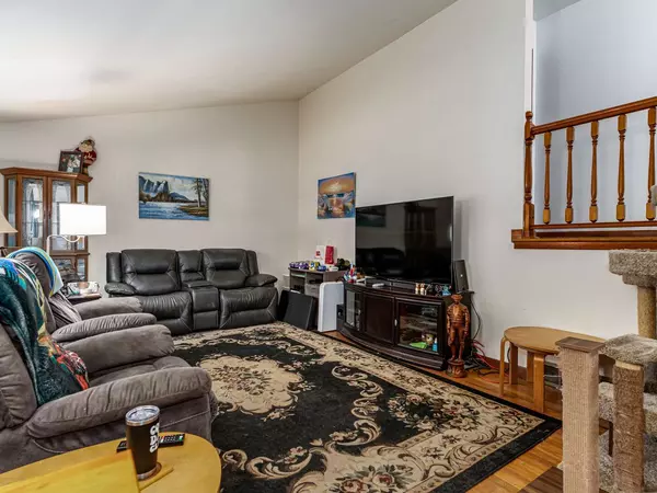 556 Lowden AVE, Glen Ellyn, IL 60137