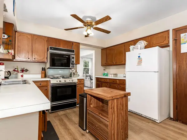 1012 Apple LN, Lombard, IL 60148