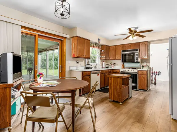 1012 Apple LN, Lombard, IL 60148