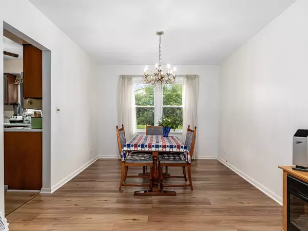 1012 Apple Lane, Lombard, IL 60148