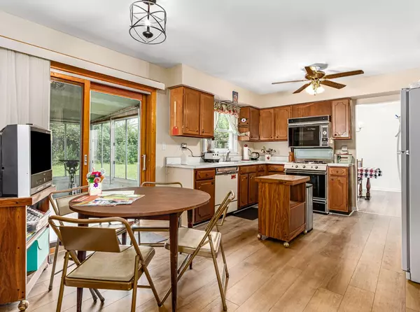 1012 Apple Lane, Lombard, IL 60148