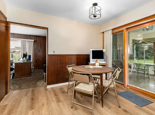 1012 Apple LN, Lombard, IL 60148