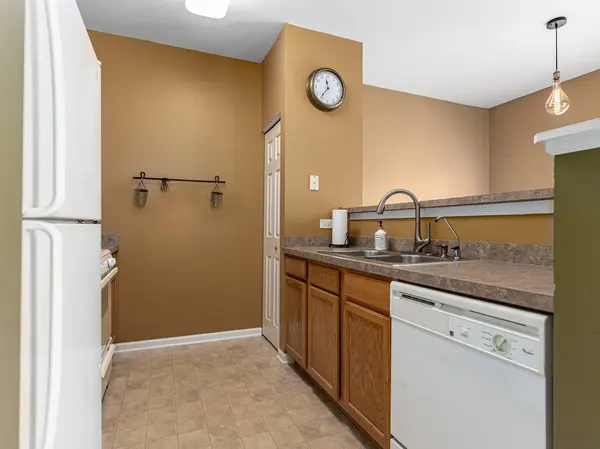 148 Enclave Circle #d, Bolingbrook, IL 60440