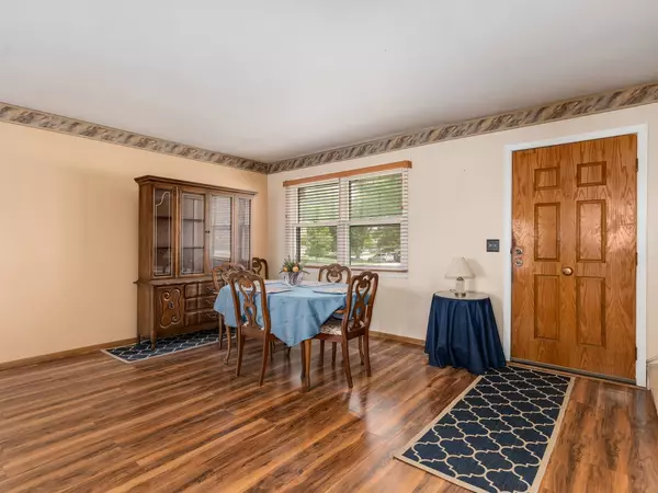 1020 Denham Place, Schaumburg, IL 60194