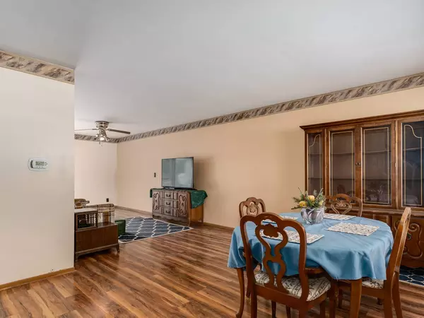 1020 Denham Place, Schaumburg, IL 60194