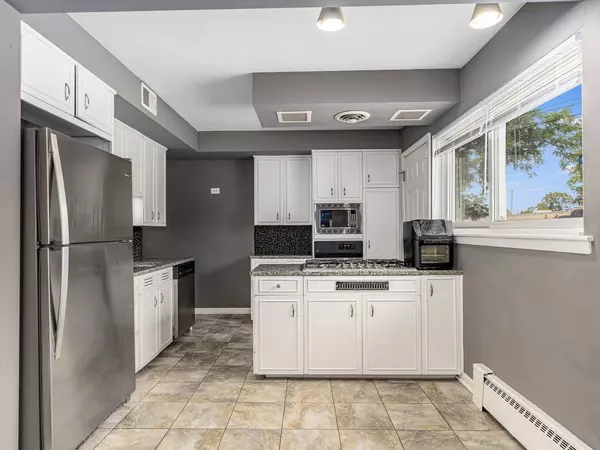 1543 Franklin AVE #B, River Forest, IL 60305