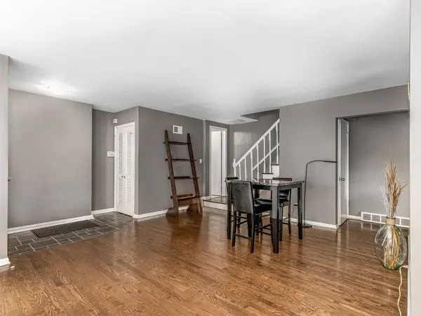 1543 Franklin Avenue #B, River Forest, IL 60305