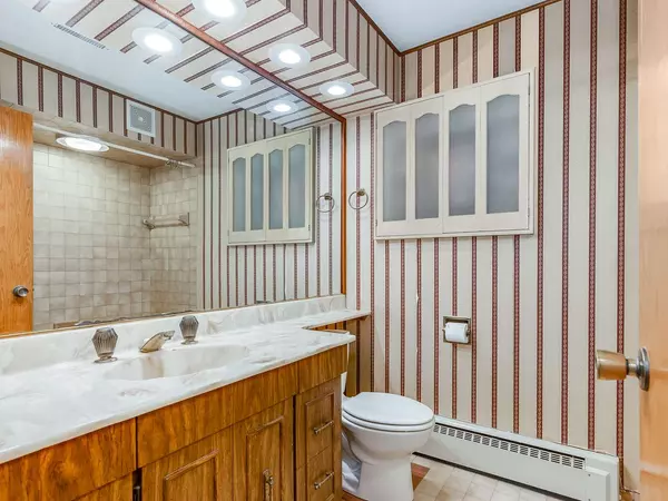 5841 W 55th ST, Chicago, IL 60638