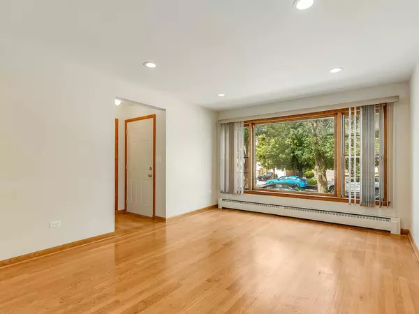 5841 W 55th ST, Chicago, IL 60638