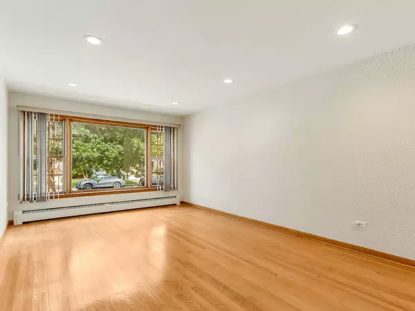 5841 W 55th ST, Chicago, IL 60638