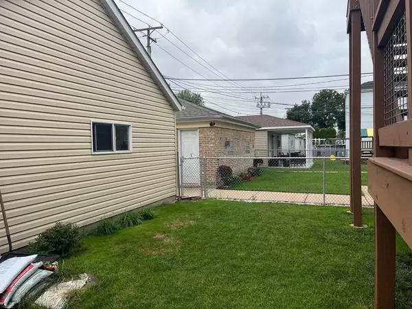 5841 W 55th Street, Chicago, IL 60638