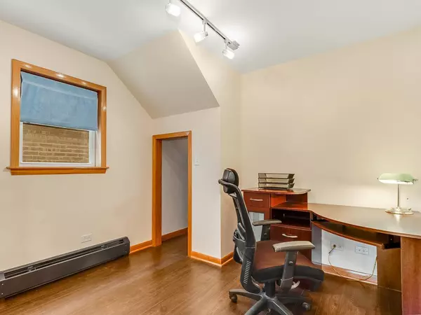 5841 W 55th ST, Chicago, IL 60638