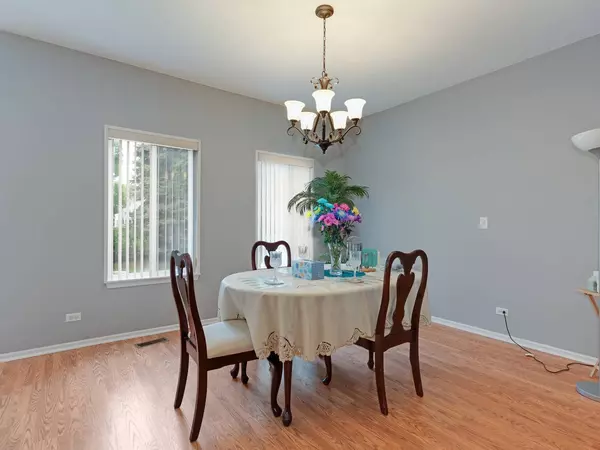 2809 Alameda CT, Naperville, IL 60564