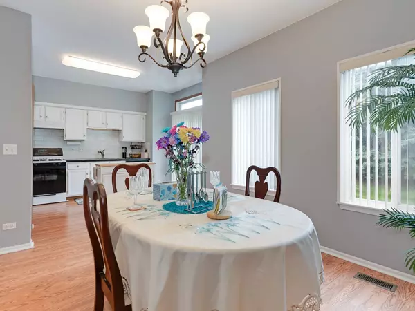 2809 Alameda CT, Naperville, IL 60564