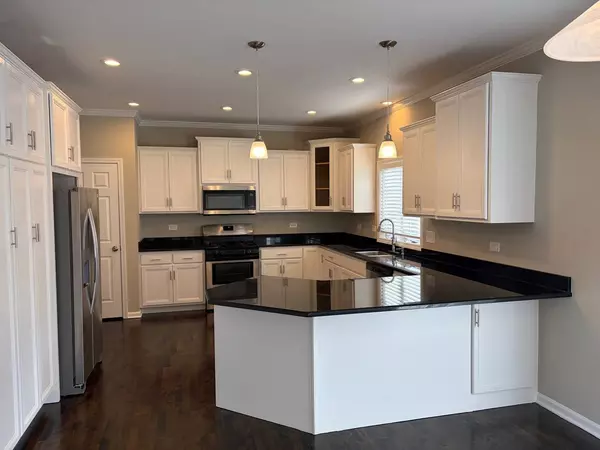 4 Alleghany Court, Bolingbrook, IL 60440