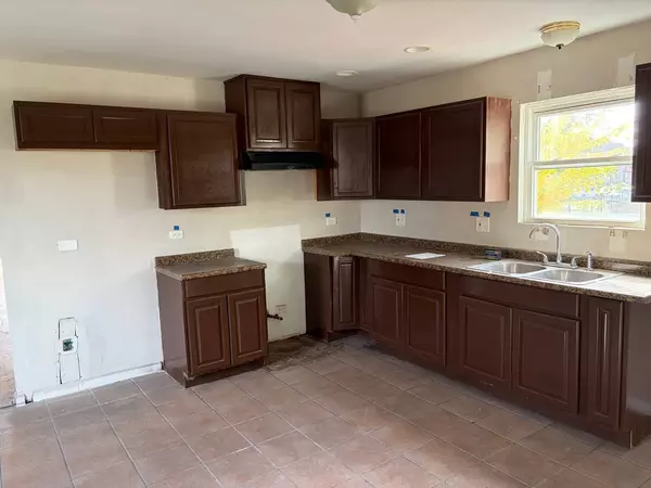 850 W 86th PL, Chicago, IL 60620