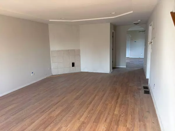 850 W 86th PL, Chicago, IL 60620