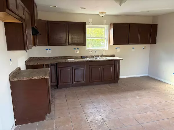 850 W 86th PL, Chicago, IL 60620