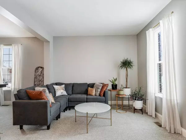 707 Long Ridge TRL, Minooka, IL 60447