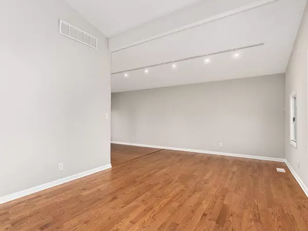 105 Blackhawk DR, Minooka, IL 60447