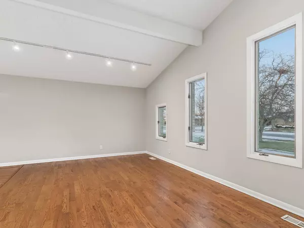 105 Blackhawk DR, Minooka, IL 60447