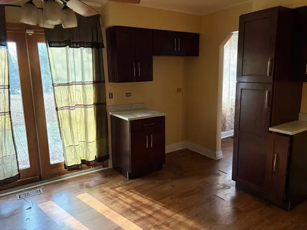 5301 Imperial Drive, Richton Park, IL 60471