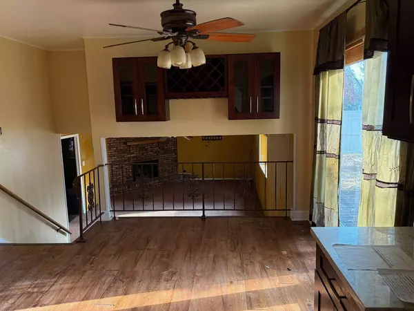 5301 Imperial DR, Richton Park, IL 60471