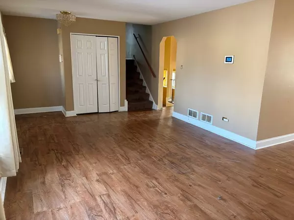 5301 Imperial Drive, Richton Park, IL 60471