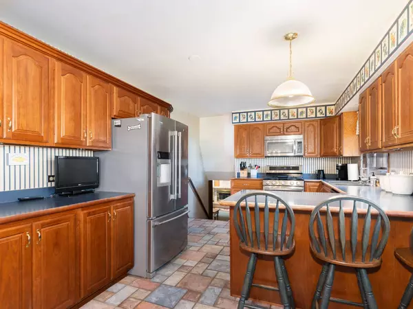 10S144 Ridge RD, Naperville, IL 60565