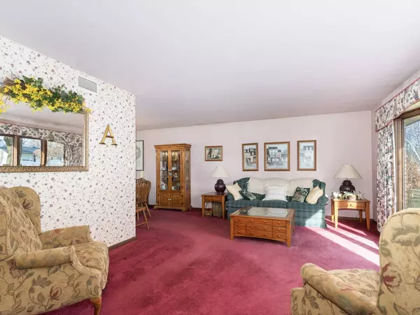 10S144 Ridge RD, Naperville, IL 60565