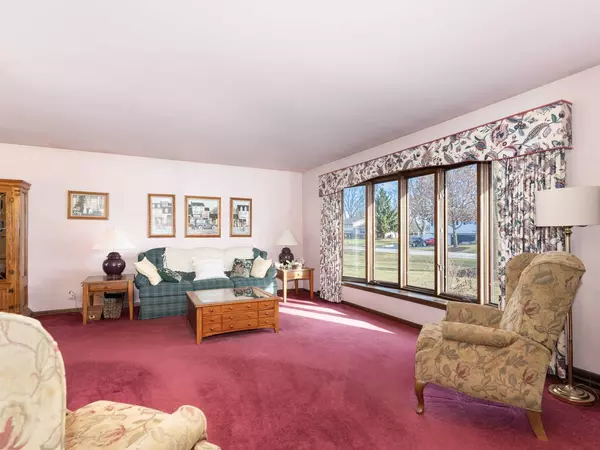 10S144 Ridge RD, Naperville, IL 60565