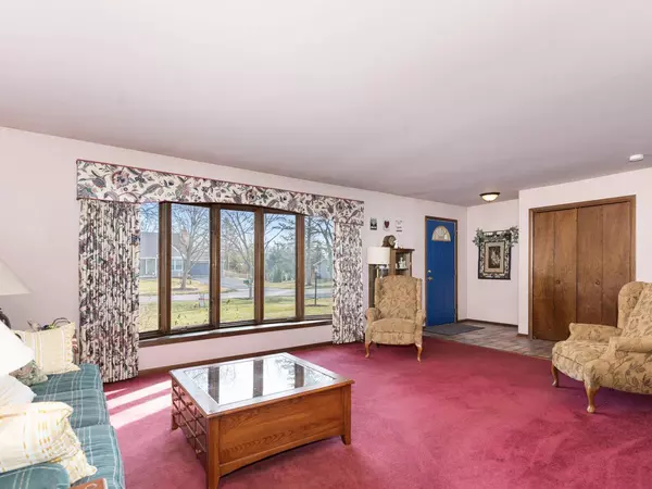 10S144 Ridge RD, Naperville, IL 60565