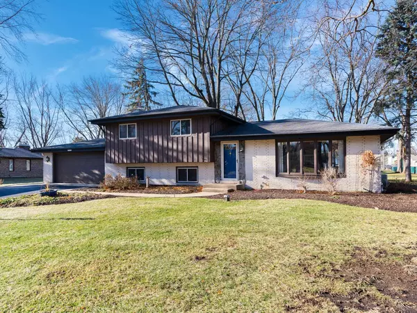 10S144 Ridge RD, Naperville, IL 60565